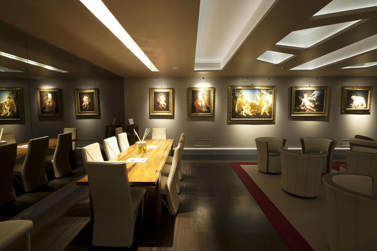 فندق ومطعم هاريز بار تريفي روما المظهر الخارجي الصورة The interior of the new club